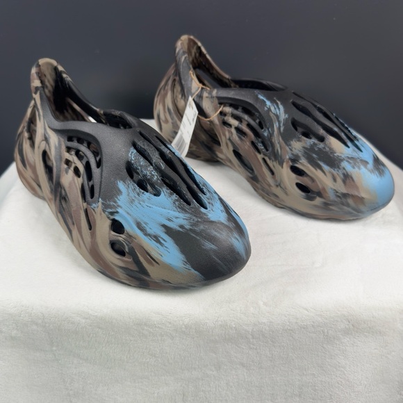 Yeezy Foam Runner ‘MX Cinder’ – Size 12 – Brand New - Picture 4 of 12